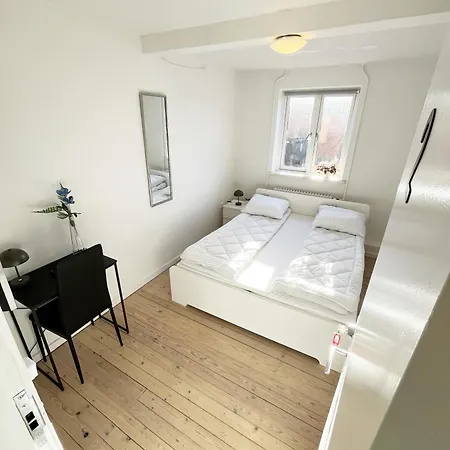 Vakantiehuis Large Double With Free Parking Aalborg