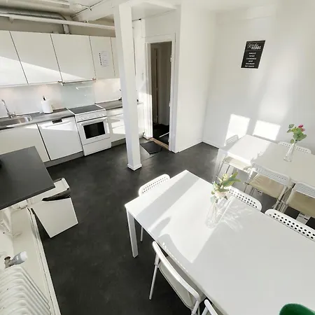 Semesterbostad Large Double With Free Parking