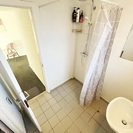 Large Double With Free Parking